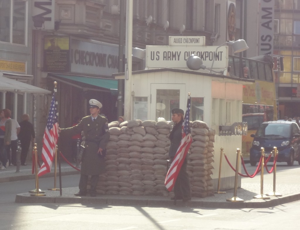Backpacking in Berling - Checkpoint Charlie