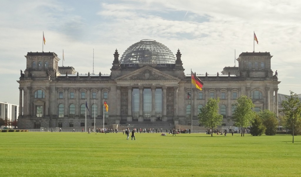 Backpacking in Berling - The Parliament Building