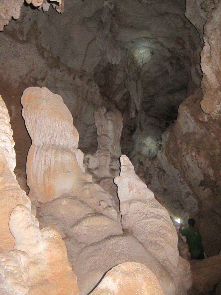 Pha Kham Water Cave